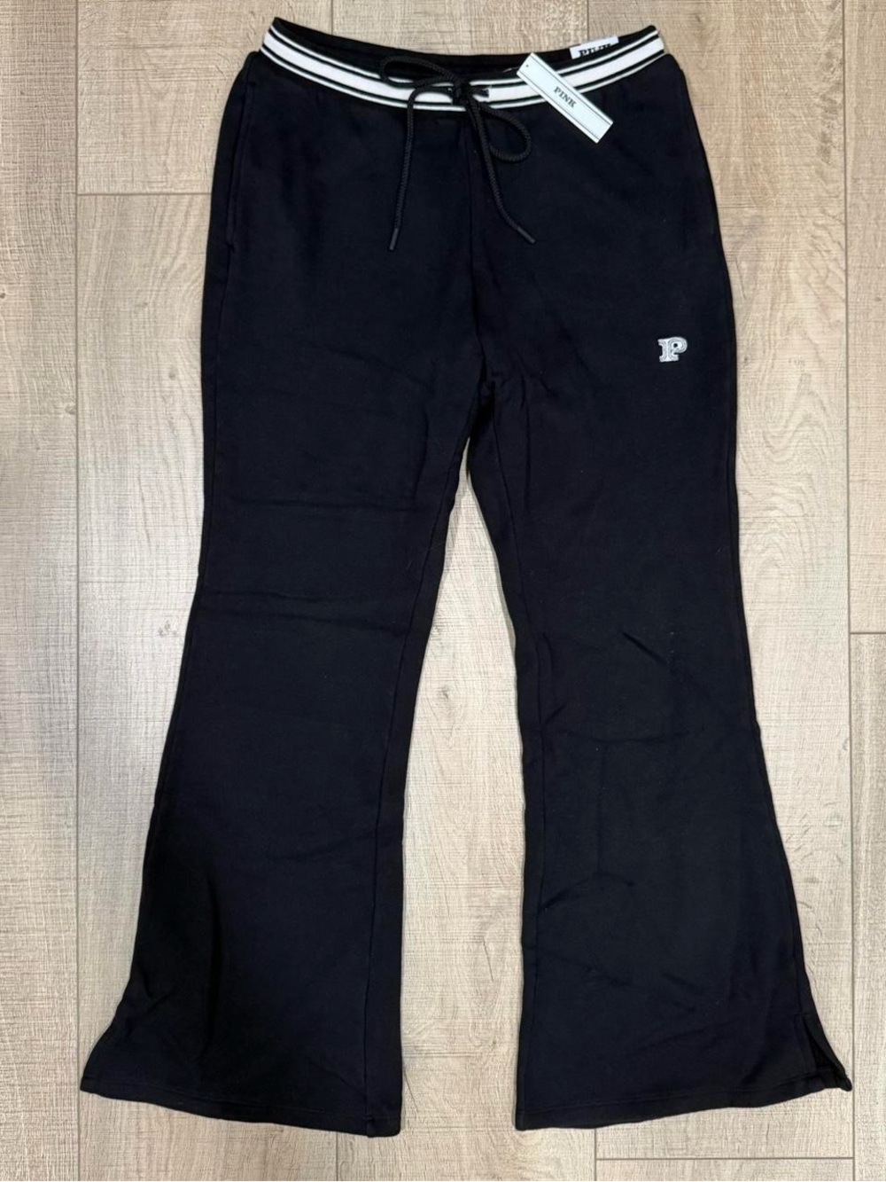 NEW VS PINK Black Ivy Fleece Flare Pants Size Medium